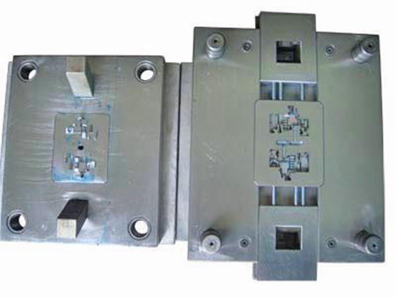 华龙精密塑料模-01